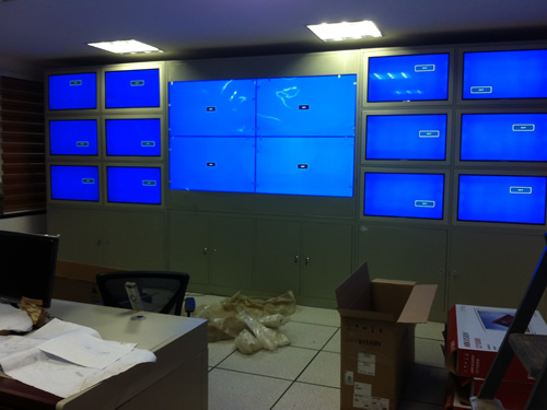 甘源二厂机房大屏安装